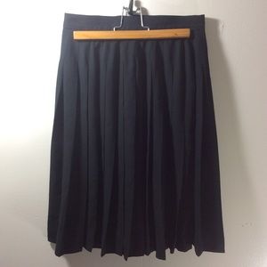 Liz Claiborne Pleated Black Skirt size 8